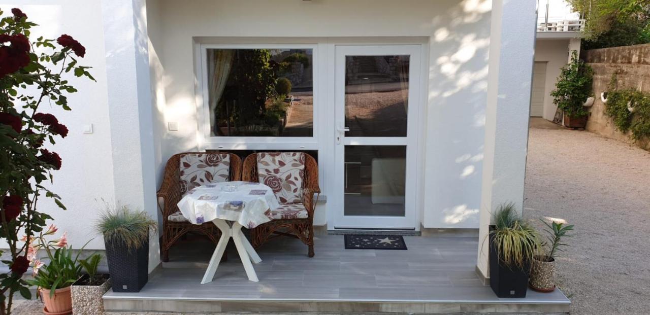 Apartments And Rooms Ivana Veglia Exterior foto